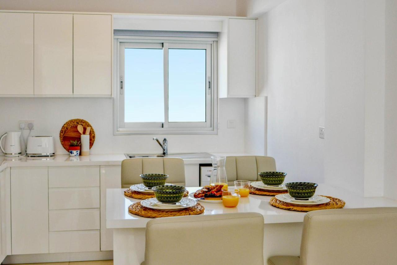 Phaedrus Living: Seaside Luxury Flat Lighthouse 67 Lejlighed Paphos Eksteriør billede